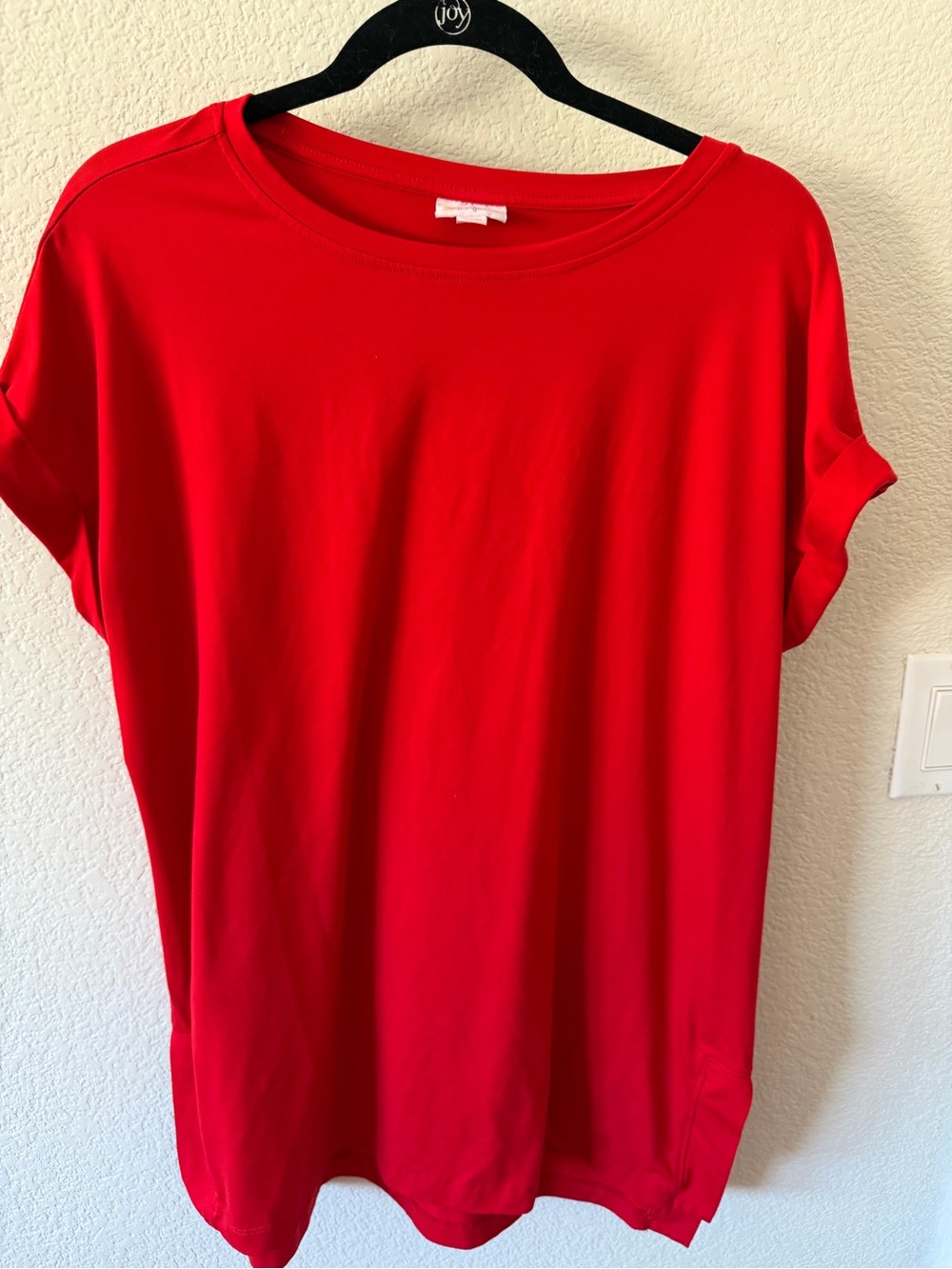 LuLaRoe Vibrant Red Short Sleeve Tee